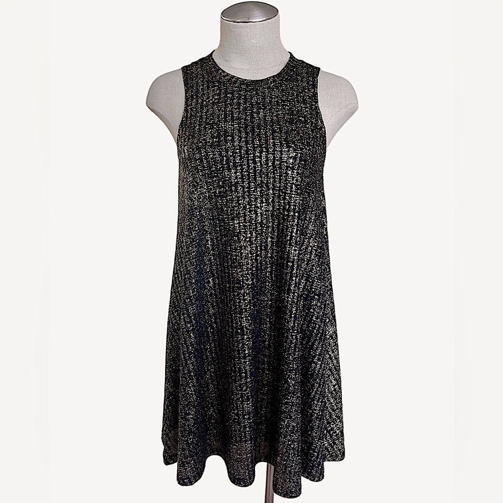Want and Need Black and Gold Sleeveless Trapeze Mini Dress Size XS